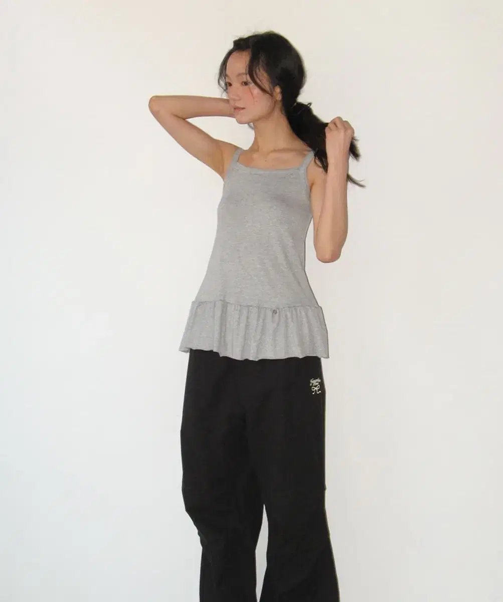 【MISEKI SEOUL】Unbalanced flow mini skirt★韓国人気★追跡付 Unbalanced flow mini skirt BLACK - 감도 깊은 취향 셀렉트샵 29CM